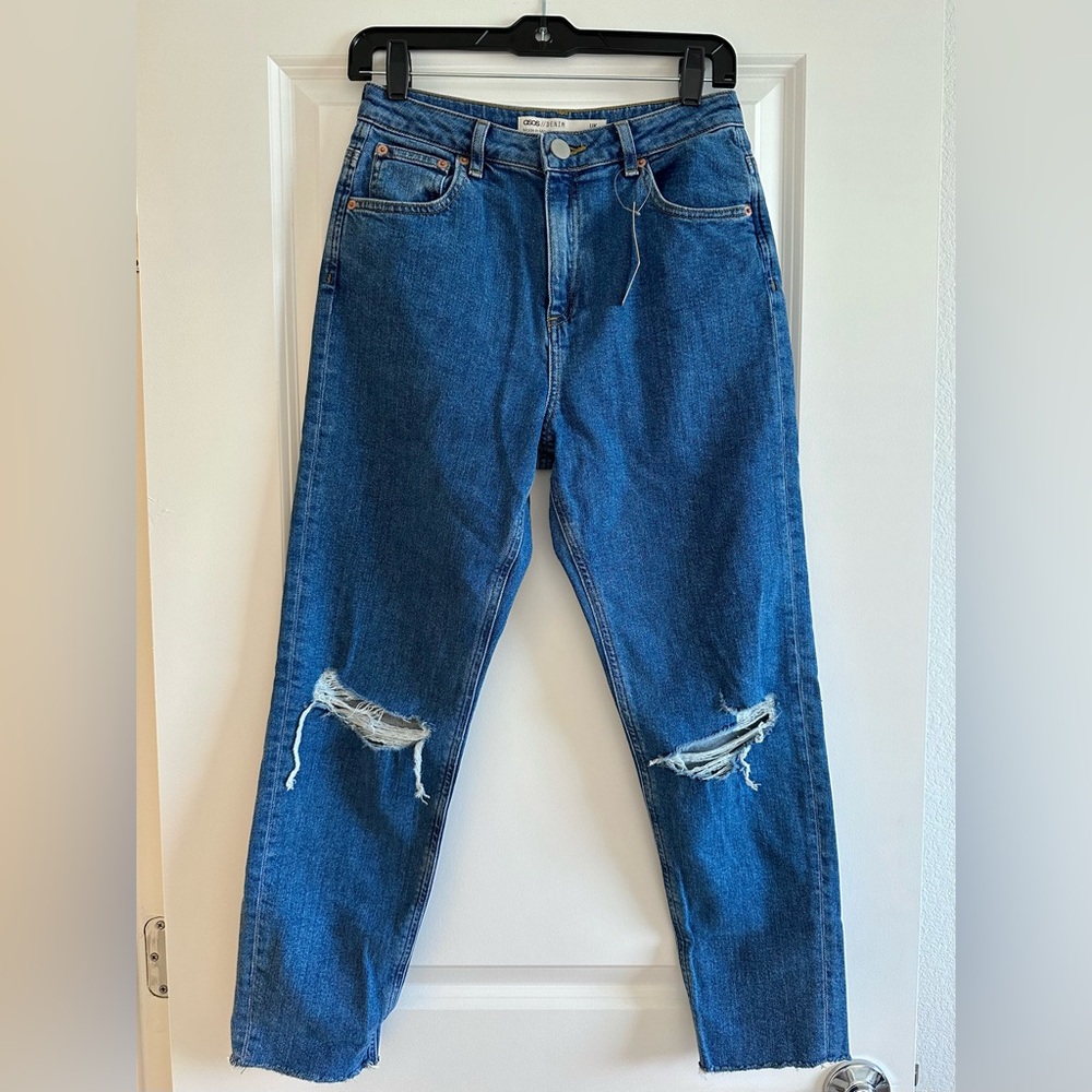 BNWT ASOS Petite Distressed Slim Mom Jeans Size 28